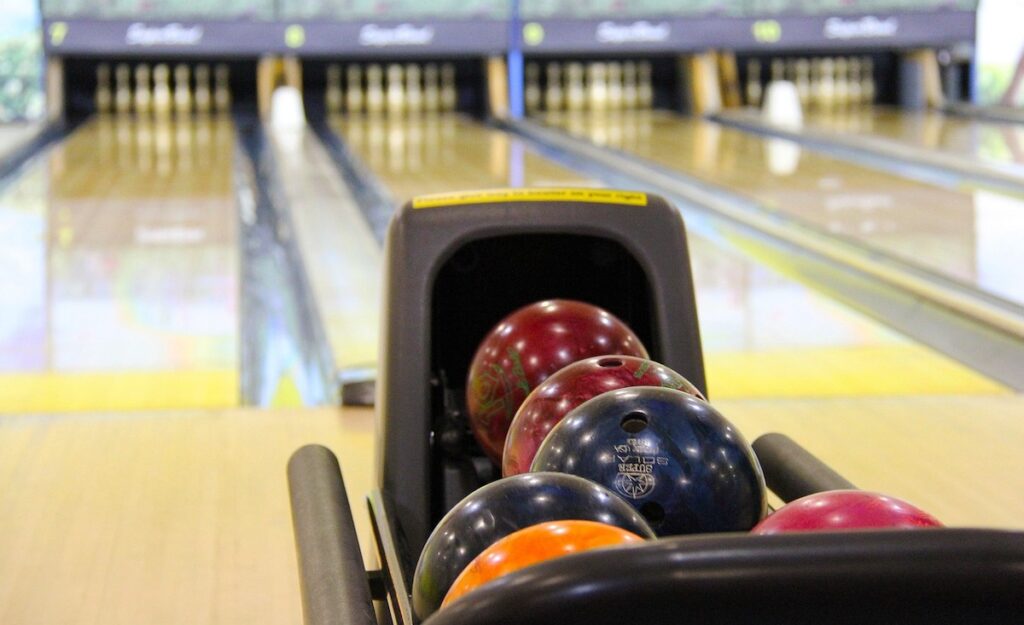 bowling-237905_1280