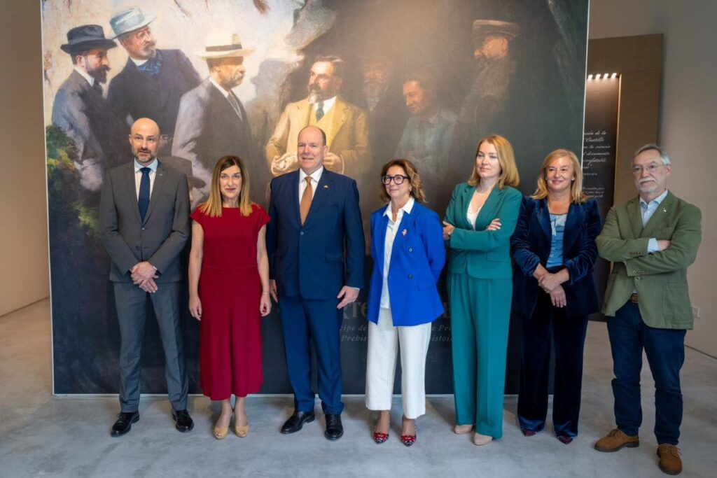 Prince Albert II visiting the Prince Albert I Rock Art Centre in Spain © Axel Bastello/ Prince'sPalace 