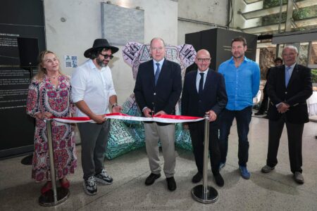 Le Prince Albert II visite l'exposition et les ateliers créatifs de la Journée Mondiale des Océans