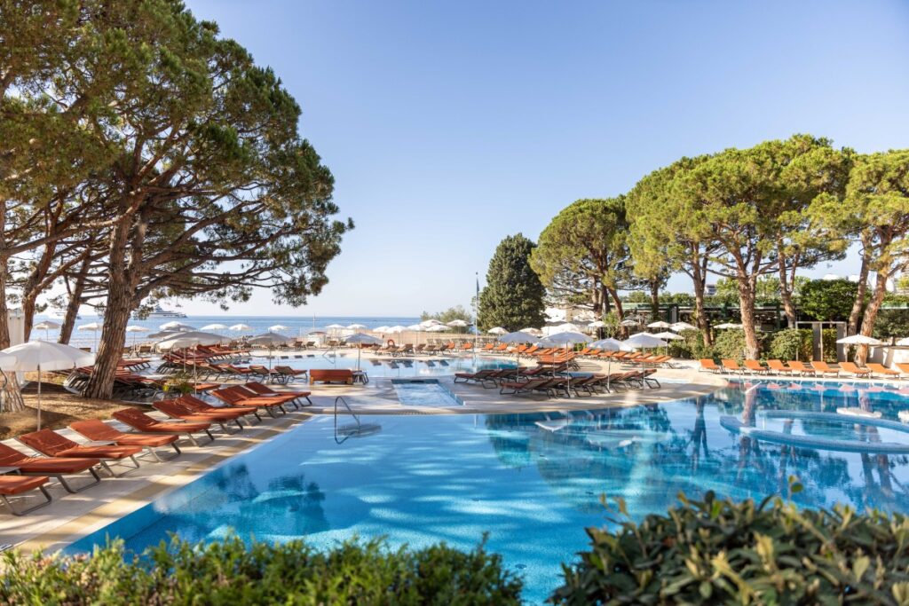 Piscine-exterieure-Le Meridien Monaco