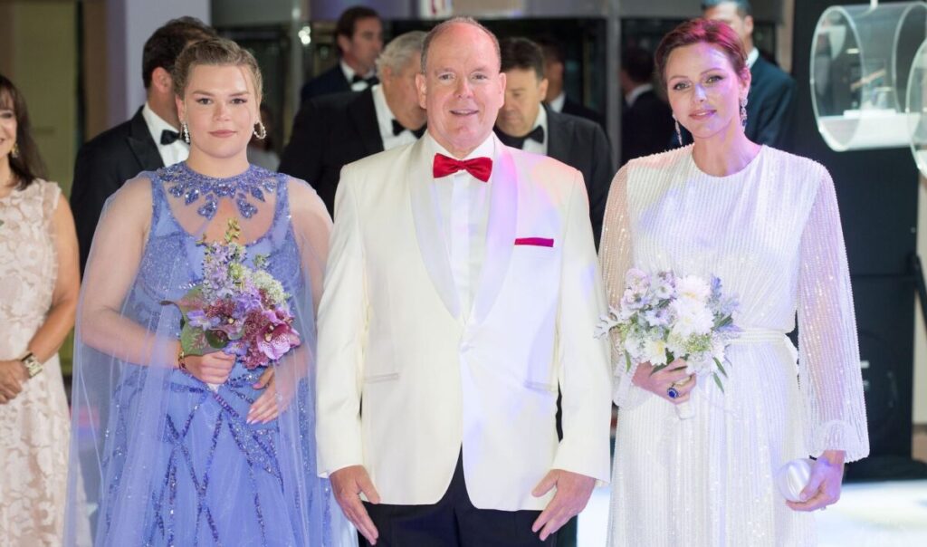 prince-albert-ii-et-la-princesse-charlene-gala-croix-rouge-