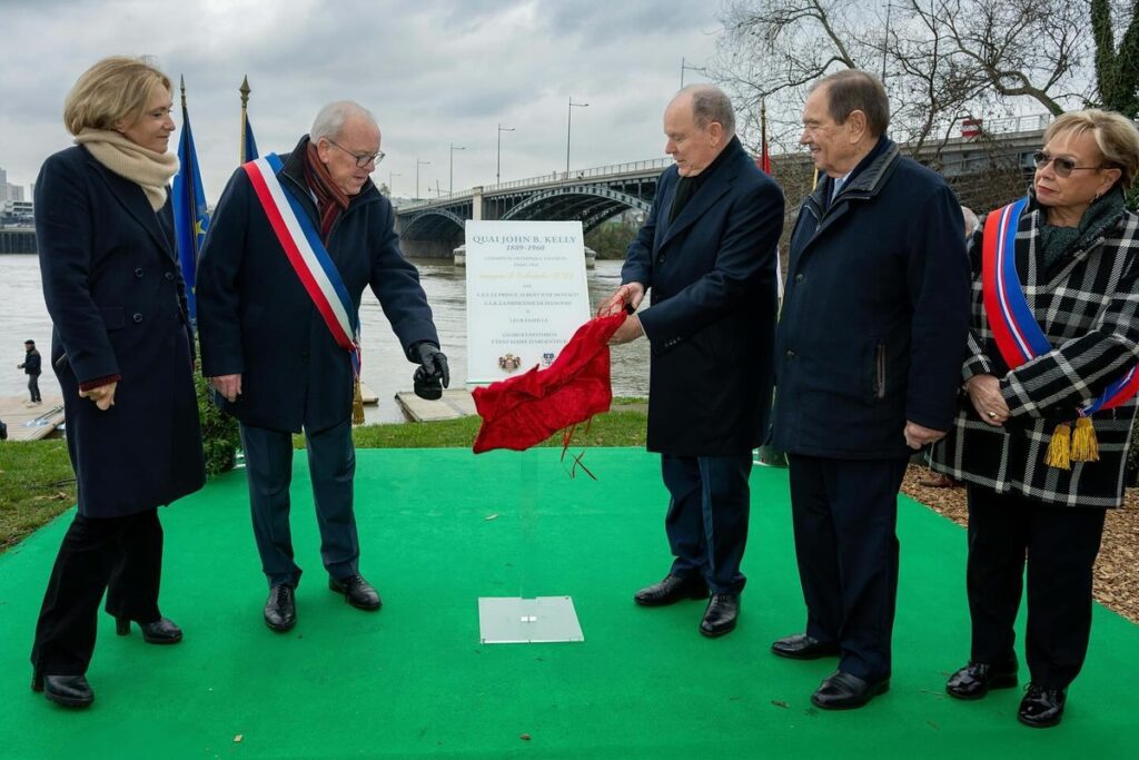 Le Prince Albert II Argenteuil